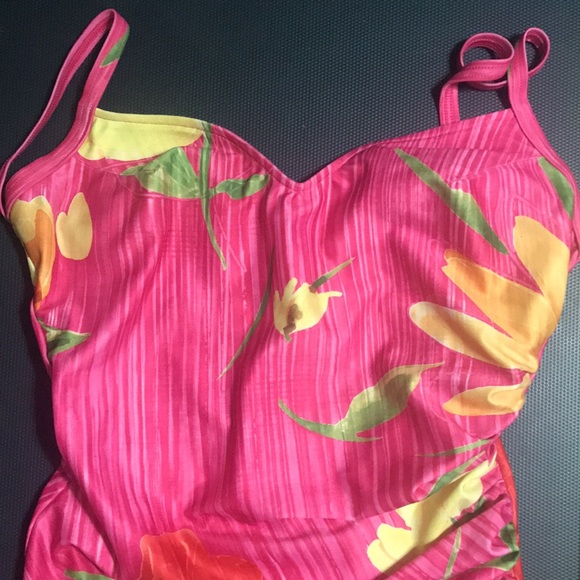 Christina Vintage Swimsuit One Piece Pink Floral Woman Size 14 Great condition - Picture 3 of 8